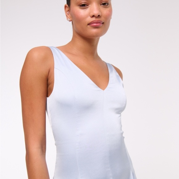 NWT Abercrombie & Fitch Blue V-Neck Bubble Hem Silk Drop Waist MIDI Dress XS - Picture 2 of 8